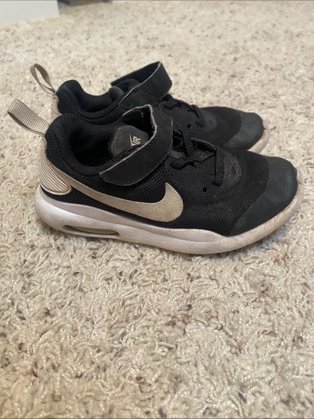 Nike AirMax Kids Velcro size 10.5c